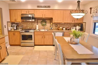 29 Hugenot St, East Hanover Township, NJ 07936 - Photo 6