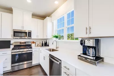 79 Eastwood Ter #79, East Hanover Township, NJ 07936 - Photo 10