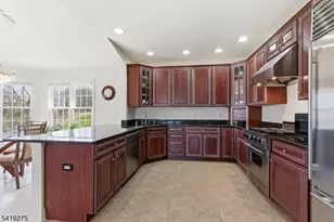 19 Rockhall Ct, Hardyston Township, NJ 07419 - Photo 10