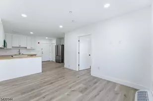 95 Shepherds Ln, Totowa, NJ 07512 - Photo 8