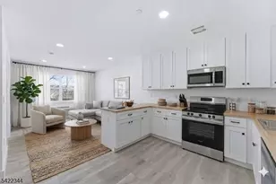 95 Shepherds Ln, Totowa, NJ 07512 - Photo 2