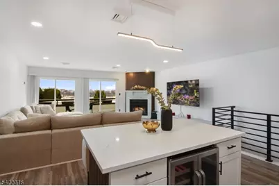 300 Gorge Rd #36, Cliffside Park, NJ 07010 - Photo 6