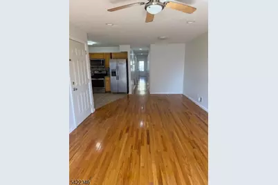 31 Hanford St #1, Newark, NJ 07114 - Photo 4