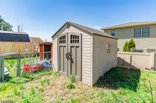 538 Jefferson St, Carlstadt, NJ 07072 - Photo 16