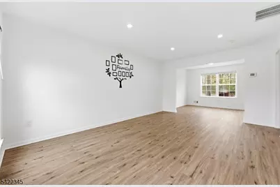 72 Boxgrove Place, Franklin Township, NJ 08873 - Photo 4