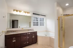 109 Tallwood Ln, Green Brook Township, NJ 08812 - Photo 8