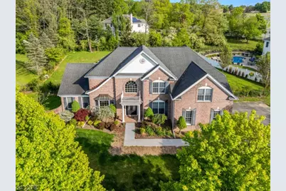 4 Greenbriar Ct, Mount Olive, NJ 07836 - Photo 1