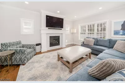 77 Commonwealth Ave, New Providence, NJ 07974 - Photo 16