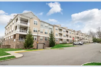 5107 Veterans Dr, Rockaway Township, NJ 07885 - Photo 2