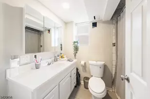 1016 Gifford Ct, Union Township, NJ 07083 - Photo 12