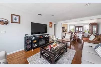 1016 Gifford Ct, Union Township, NJ 07083 - Photo 4