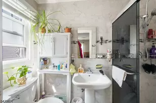 1016 Gifford Ct, Union Township, NJ 07083 - Photo 18