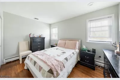 1016 Gifford Ct, Union Township, NJ 07083 - Photo 10