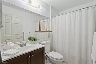 107 Rachel Ct, Franklin Township, NJ 08823 - Photo 4