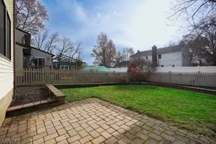 11 Lenox St, Edison, NJ 08817 - Photo 32