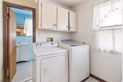 375 Westervelt Pl, Lodi, NJ 07644 - Photo 10