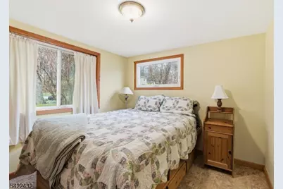 40 E Shore Dr, Hampton Township, NJ 07860 - Photo 16