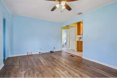 287 Roosevelt Ln, Kenilworth, NJ 07033 - Photo 6