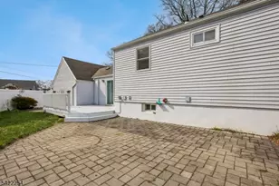 287 Roosevelt Ln, Kenilworth, NJ 07033 - Photo 32