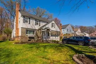 558 Schuyler Way, Union Township, NJ 07083 - Photo 2