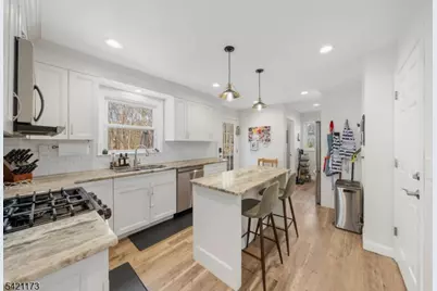 558 Schuyler Way, Union Township, NJ 07083 - Photo 6