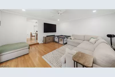 558 Schuyler Way, Union Township, NJ 07083 - Photo 10