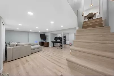 558 Schuyler Way, Union Township, NJ 07083 - Photo 20