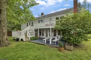 4 Jensen Ct, Chatham Township, NJ 07928 - Photo 2