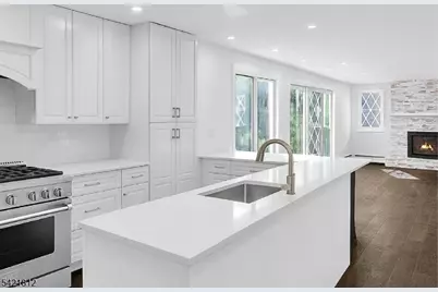 71 Tiffany Dr, East Hanover Township, NJ 07936 - Photo 6