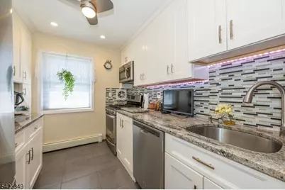 22 Knox Ter #2A, Wayne, NJ 07470 - Photo 12