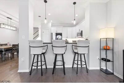 915 Redspire Dr, Union Township, NJ 07083 - Photo 10