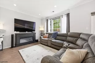 915 Redspire Dr, Union Township, NJ 07083 - Photo 8