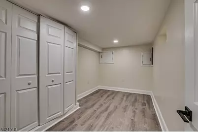 602 Avenue E, Bayonne, NJ 07002 - Photo 4