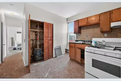 661 South 18th Street, Newark, NJ 07103 - Photo 26