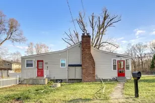 310 Boulevard Dr, Wayne Twp., NJ 07470 - Photo 2