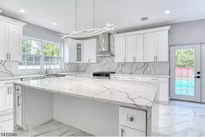 261 Apple Tree Ln, Mountainside, NJ 07092 - Photo 10