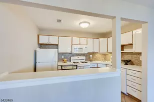 502 Woodhaven Dr, Edison Twp., NJ 08817 - Photo 10