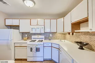 502 Woodhaven Dr, Edison Twp., NJ 08817 - Photo 12