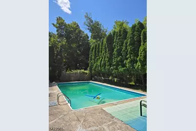 1 Pioneer Trl, Jefferson Township, NJ 07438 - Photo 4