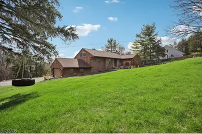 5 Bucky Ln, Vernon, NJ 07462 - Photo 2