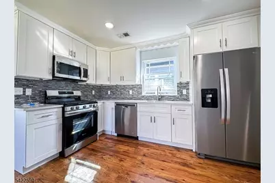 668 Jefferson Ave, Elizabeth, NJ 07201 - Photo 2