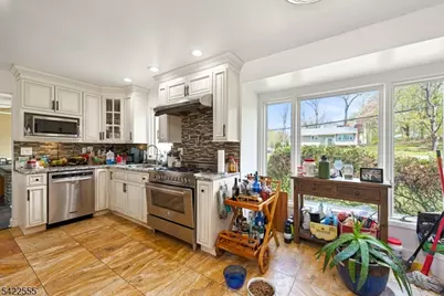 106 Dogwood Dr, Oakland, NJ 07436 - Photo 8