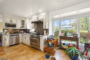 106 Dogwood Dr, Oakland, NJ 07436 - Photo 8