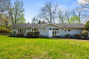 106 Dogwood Dr, Oakland, NJ 07436 - Photo 2