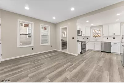 272 Burgess Pl, Clifton, NJ 07011 - Photo 4