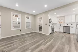 272 Burgess Pl, Clifton, NJ 07011 - Photo 4