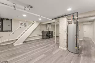 272 Burgess Pl, Clifton, NJ 07011 - Photo 14