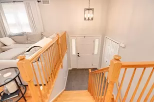 13 Chestnut St, Vernon, NJ 07422 - Photo 2