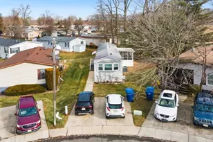 24 Whitman Rd, North Brunswick Township, NJ 08902 - Photo 2