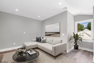 715 Evans St, Paramus, NJ 07652 - Photo 6